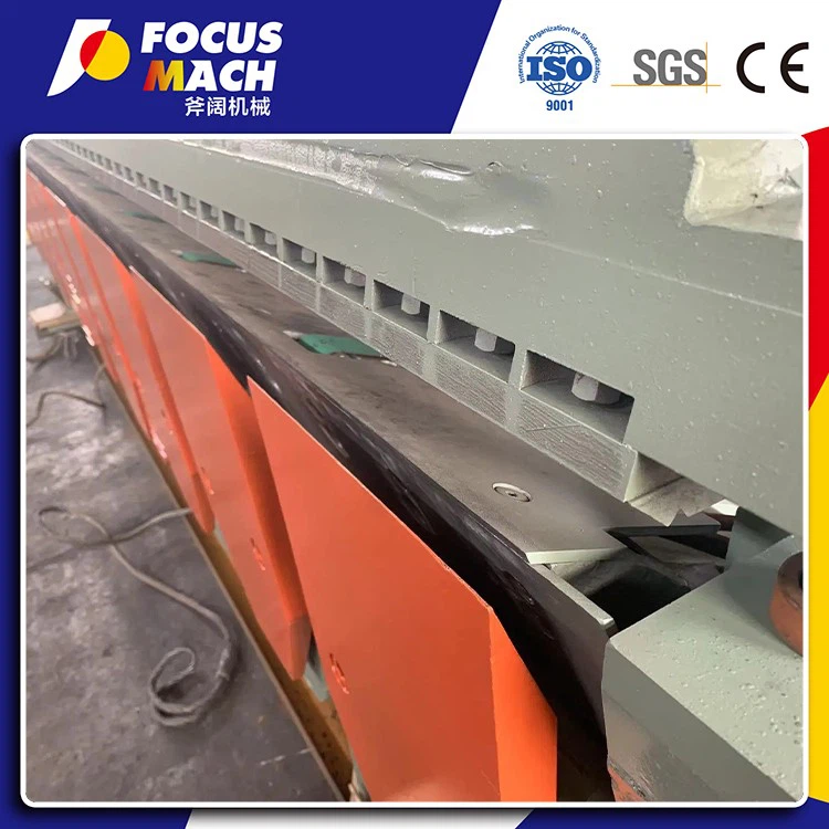 VERTICAL RECON VENEER SLICER MACHINE 1